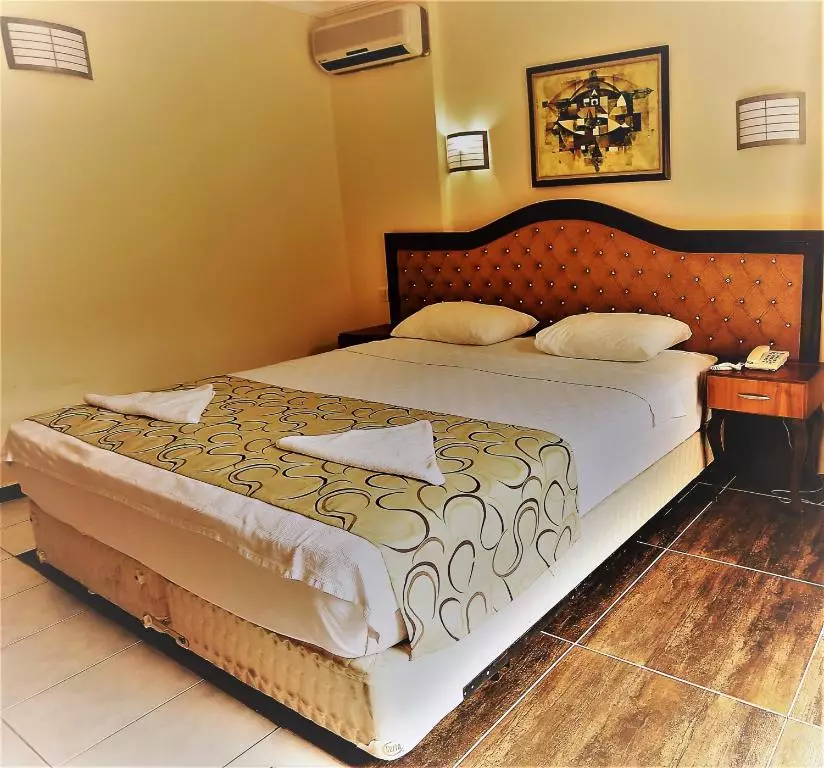 PHOENIX SUN HOTEL